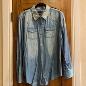 Women’s Pearl Snap Denim Shirt